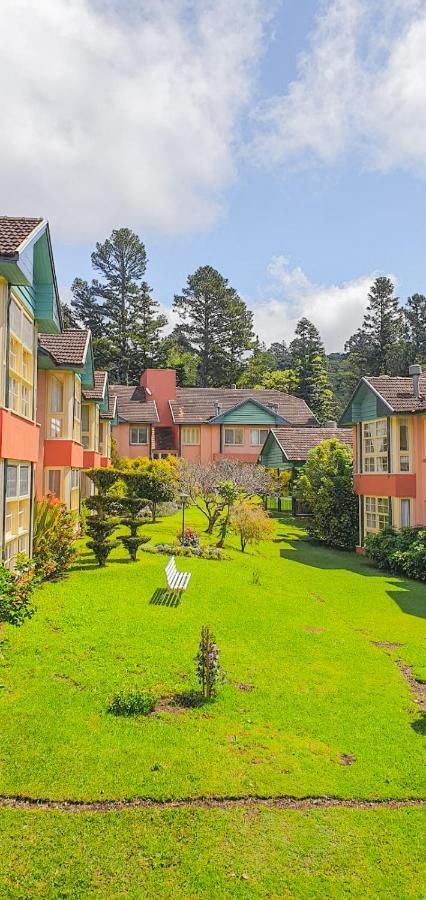Duplex Floresta Negra - Sua Base Perfeita Em Gramado! Otima Localizacao Lagonegro 500M - 02 Quartos E 02 Banheiros Para Familia Em Condominio Fechad0, Cozinha Completa Com Garagem E Portaria 24H Extérieur photo