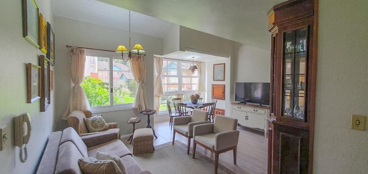 Duplex Floresta Negra - Sua Base Perfeita Em Gramado! Otima Localizacao Lagonegro 500M - 02 Quartos E 02 Banheiros Para Familia Em Condominio Fechad0, Cozinha Completa Com Garagem E Portaria 24H Extérieur photo
